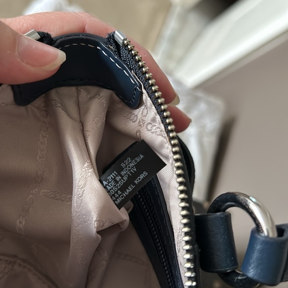 NEW MICHAEL KORS PURSE - Picture 12 of 15